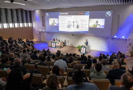 《证券时报》首席记者专访何超博士：微创®机器人重塑全球手术机器人市场格局